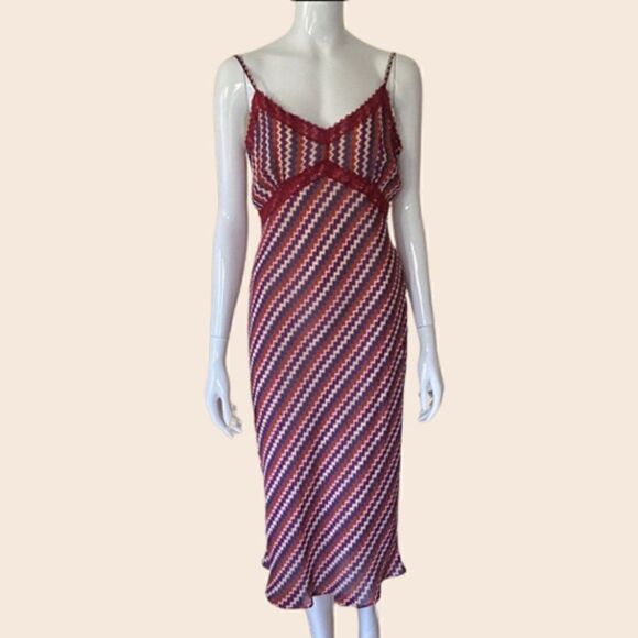 Toxic Red & Blue Chevron Print 90's Style Midi Dress Size 12 - Picture 1 of 11
